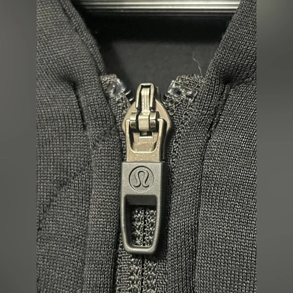 Lululemon Quilted Bomber Cropped Black Jacket Size 10 - Picture 8 of 14